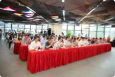 聚企業(yè)，鏈未來(lái)！華秋電子成為福田區(qū)新一代信息技術(shù)產(chǎn)業(yè)鏈黨委鏈主平臺(tái)！